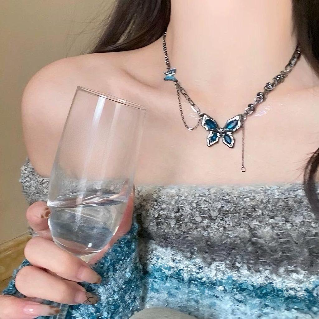 Punk‑Style Zircon Butterfly Women Jewelry, Exquisite Light‑Luxury Niche‑Designed Heavy‑Craft Neck Chain And Collarbone Chain