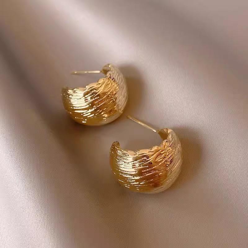 Pearl Asymmetrical Earrings: Elegant Autumn/Winter European & American Style