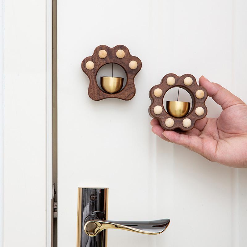 Walnut Wooden Wind Chime Magnetic Home Reminder Wind Chime Cartoon Cat Claw Doorbell Copper Bell Ornaments Housewarming Gift
