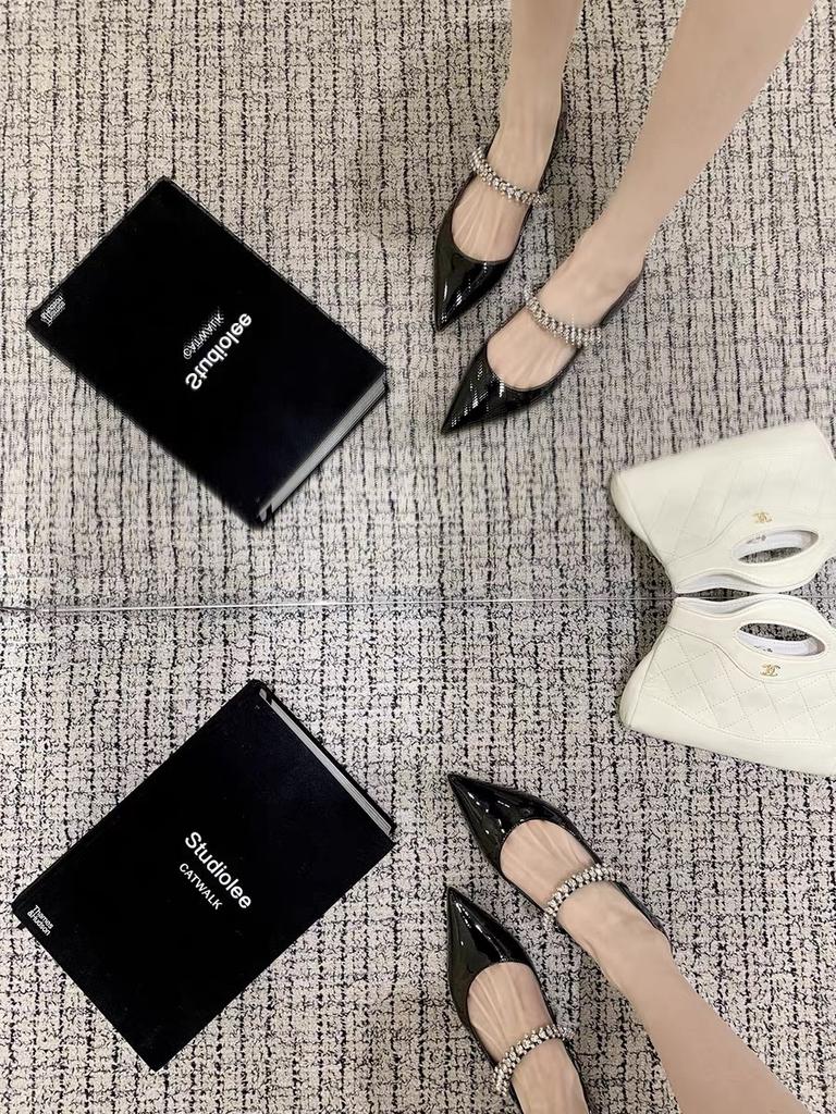 Sheepskin version elegant pointed leather shoes diamond belt versatile leopard print shoes shallow mouth single shoes women's beautiful small h