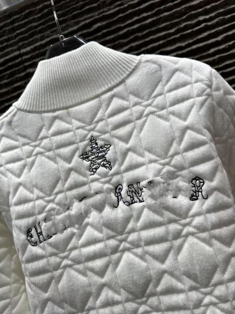 D Family 2025 A/W Diamond Embroidery Zipper Knit Cardigan - Age-Reducing Casual Outerwear