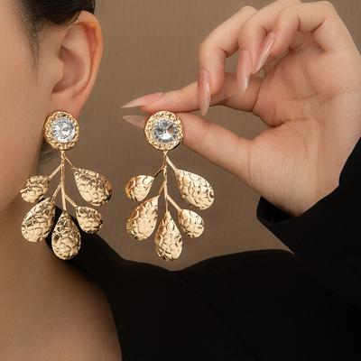Light Luxury Retro Metal Style Earrings Exquisite High-End Sense Diamond Leaf Stud Earrings Exaggerated Personality Fashion Earrings