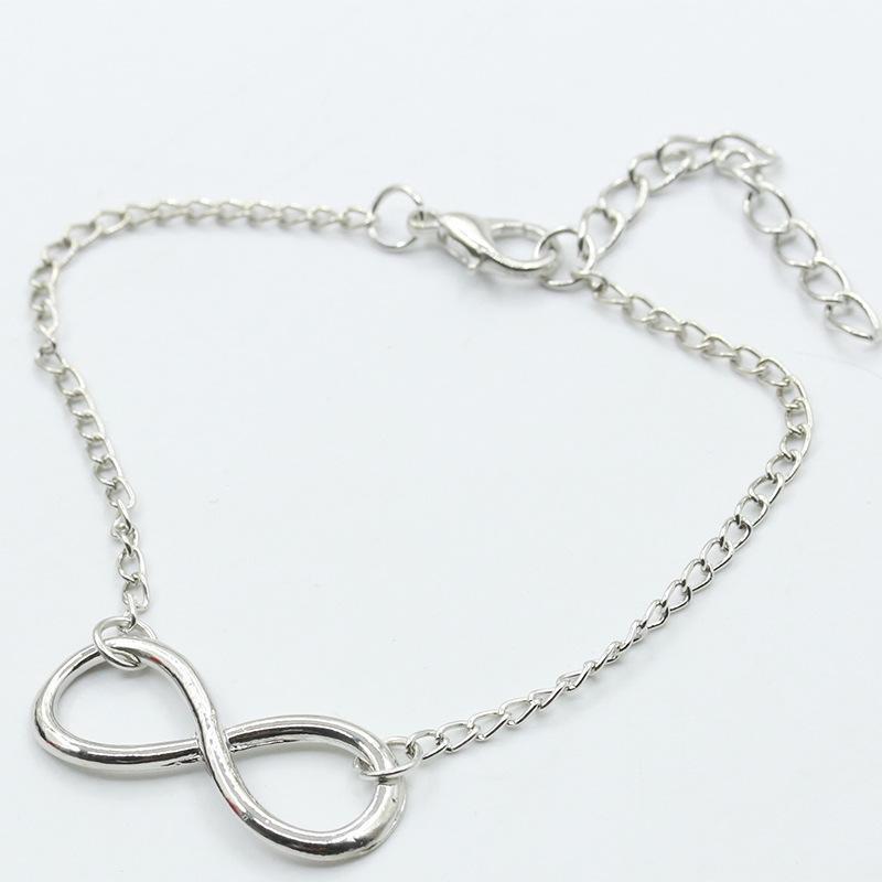 Bracelet en métal à boucle rétro en forme de 8 - Design européen-américain simple, élégant et chic