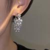 Zircon flower front and rear two-wear earrings, fashionable and exquisite earrings, light luxury and high-end versatile earrings.