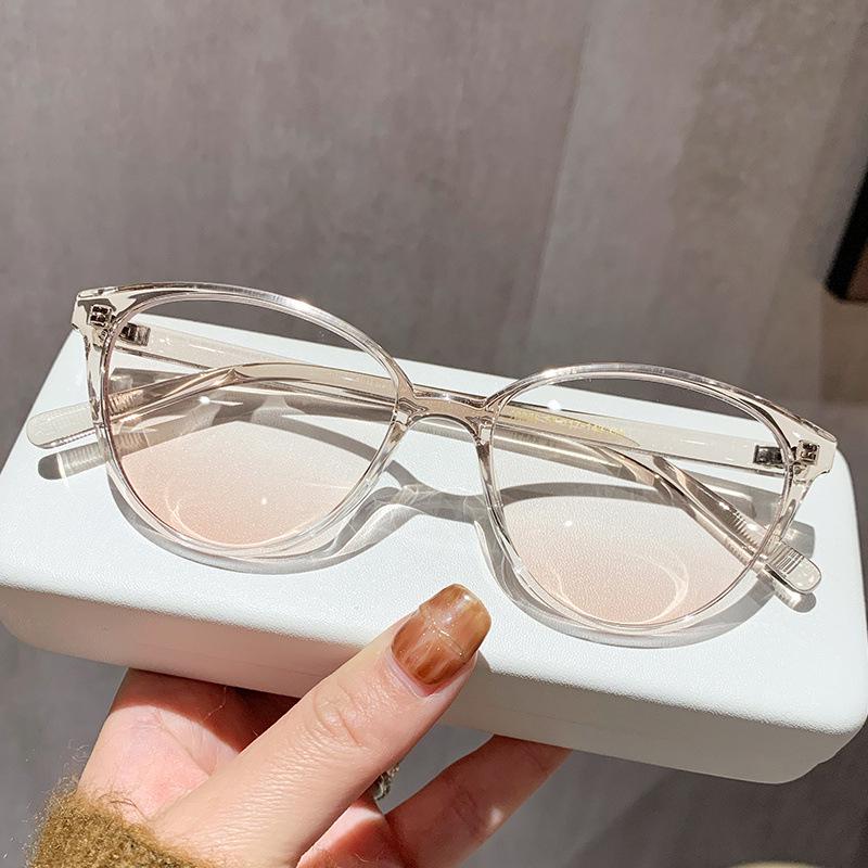 Stylish Cat Eye Gradient Sunglasses: Unisex Light Ins Street Style.