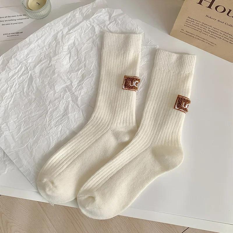 

New Middle Tube Mid-Tube Socks Winter Warm Velvet Thickened Pile Socks Solid Knitted Keep Warm Snow Boot Socks Heel Furry Label EU35-40 белый