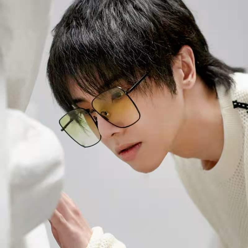 

2025 Trendy Large Frame Metal Sunglasses - Avocado Green Celebrity Style for Women