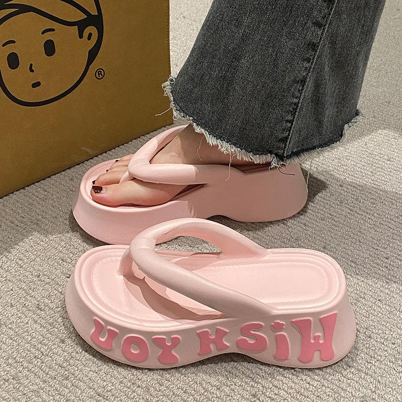 Móda 2025 Nové letní platformové žabky pro ženy Domácí pouliční obuv Silná podrážka Dívčí vnitřní plážové pantofle Nazouvací módní sandály