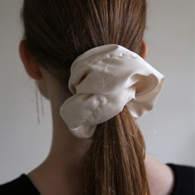 Ne Satin Scrunchie (ivory)