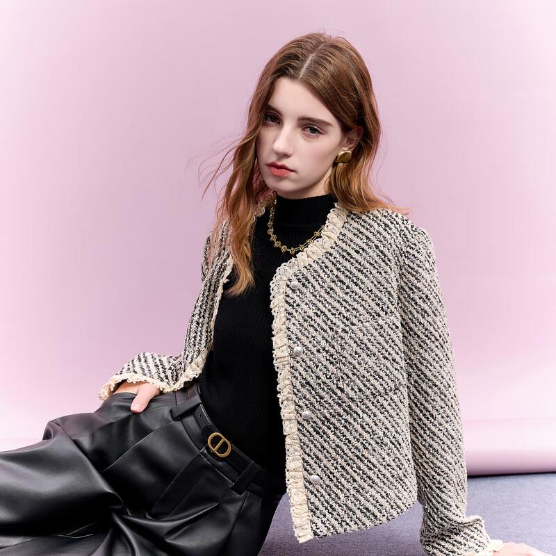 Sancai Women's Winter Short Fragrance Style Quilted Wool Coat