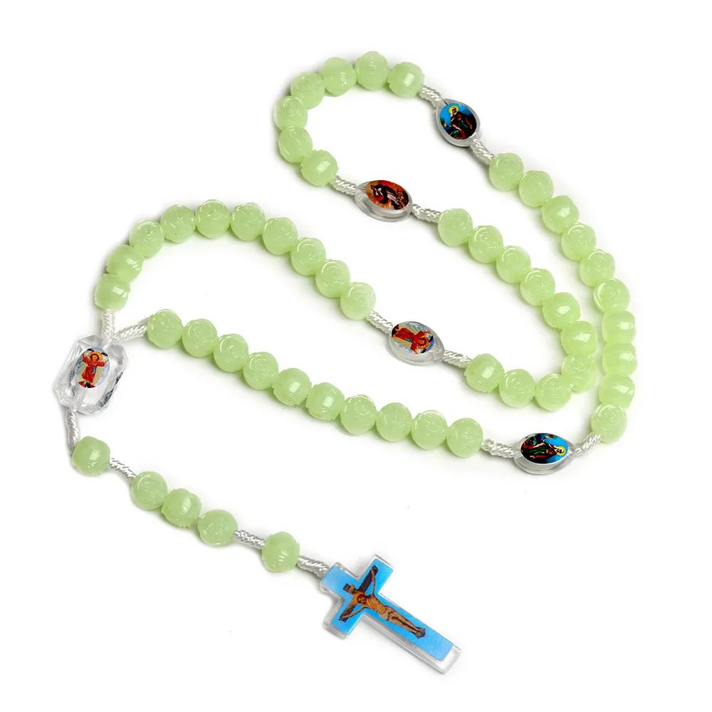 Colar Terço Brilha no Escuro Para Mulheres Religião Corrente de Contas de Rosa Luminosas 10MM Pingente de Cruz Crucifixo INRI Joias de Oração