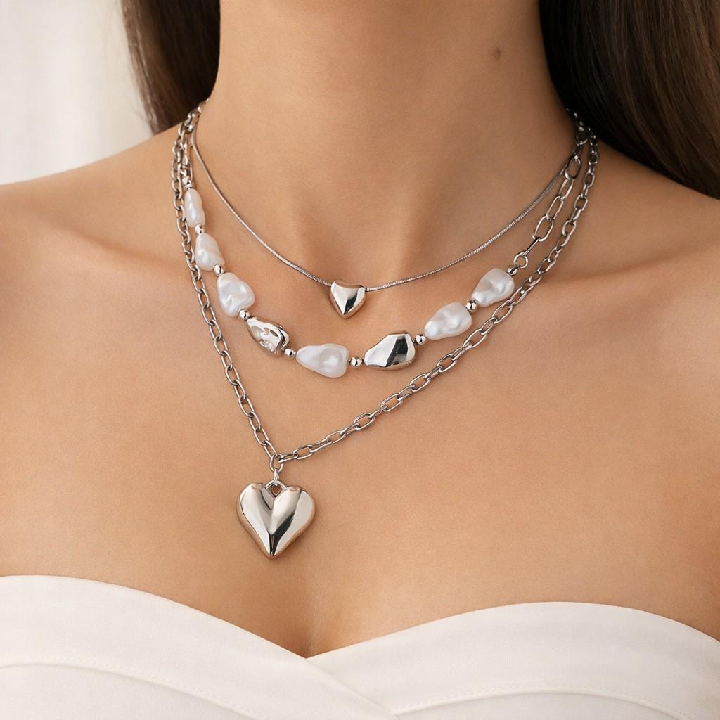 European and American Valentine's Day jewelry high-end love necklace creative gift peach heart photo frame pendant collarbone chain women