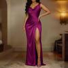Robe longue moulante en satin sans manches à col en V dos nu avec taille froncée et fente latérale pour soirée et événement formel pour femme