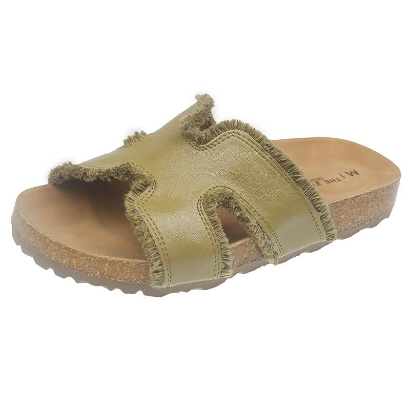 

French trendy brand wearing cool slippers women s 2025 new silver leather one-word drag summer wear beach sandals 40