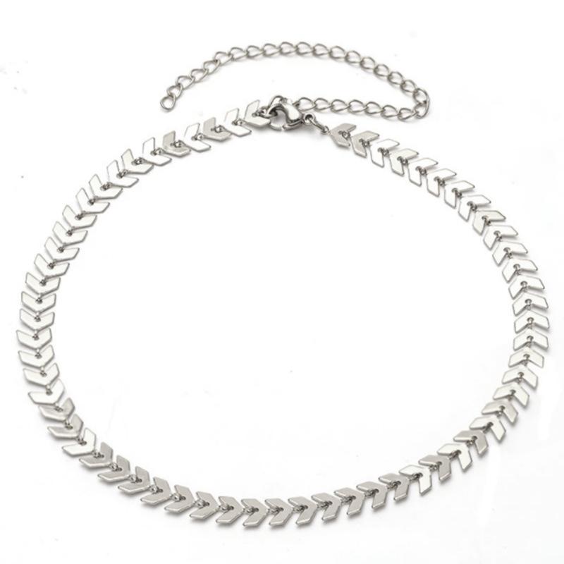 Stylish and Personalized Women's Versatile Short Collarbone Chain, Simple Aircraft Chain, Fishbone Chain Necklace