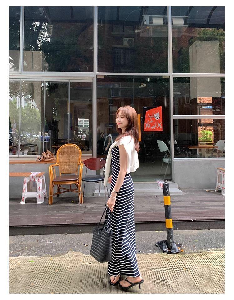 Neues Mode gestreiftes ärmelloses koreanisches glockenförmiges Kleid