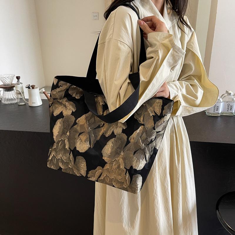Korean Version of Fashion Commuter Underarm Bag Women's 2025 New Flower Tote Bag Large-capacity Cloth Bag Shoulder Bag