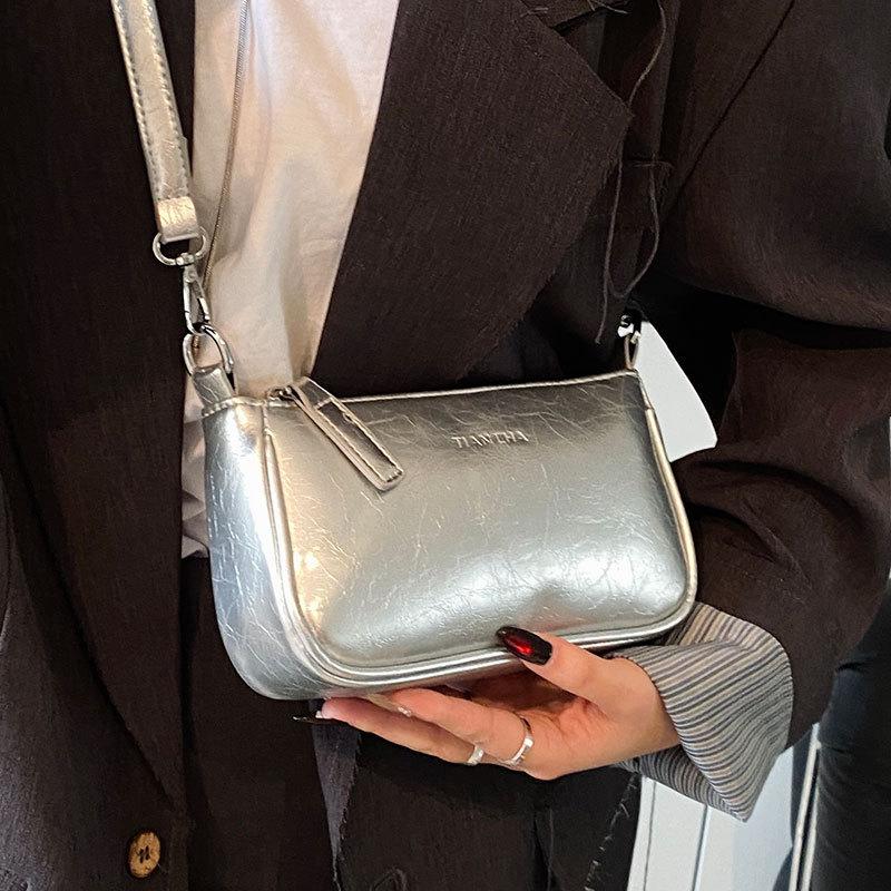 Trend Korean simple casual women commuter armpit bag fashionable versatile high sense solid color messenger bag