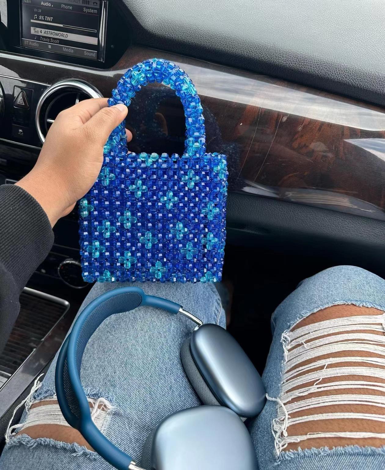 

New fashion beaded handbag four-leaf clover pattern hand-woven hollow pattern banquet bag clutch bag 18.5*17.5*5 синій