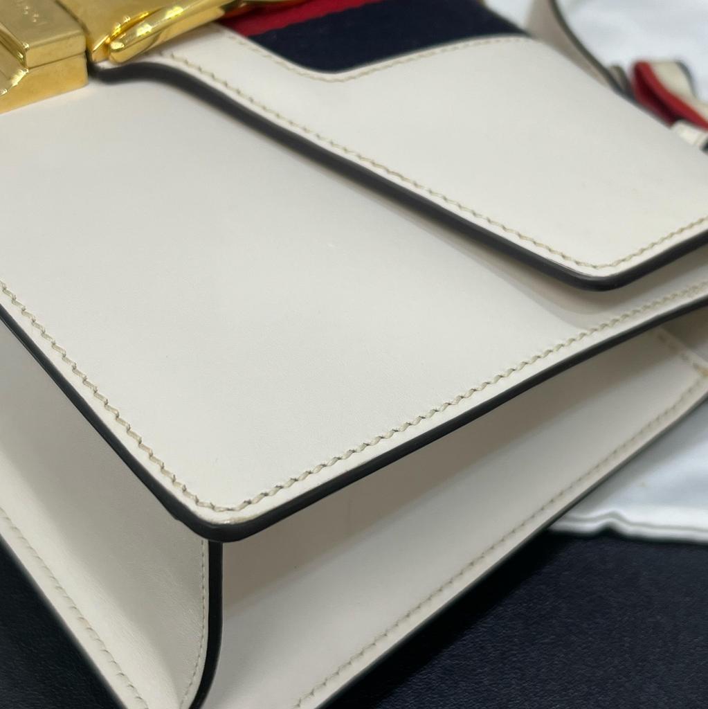 [Pre-Owned] Sylvie Gold Buckle Striped Web Satin Bow Wide Shoulder Strap Leather Handbag - Very Good #TIWKE1