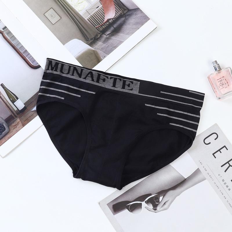 Men's Mid-Waist Quick-Dry Sports Briefs - Large, Seamless, Comfortable, Breathable