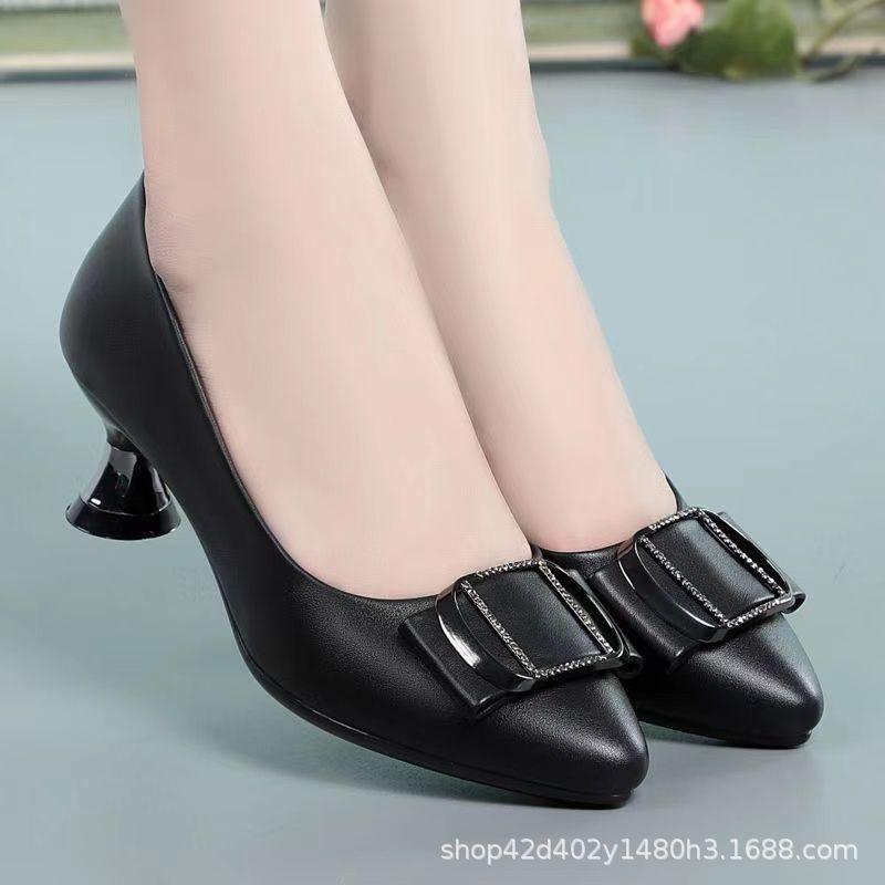 New Soft Leather Shallow Mouth Spring and Autumn Comfortable Versatile Work Shoes Women's Fashion Middle Heel Soft Leather Four Seasons Non-slip and W