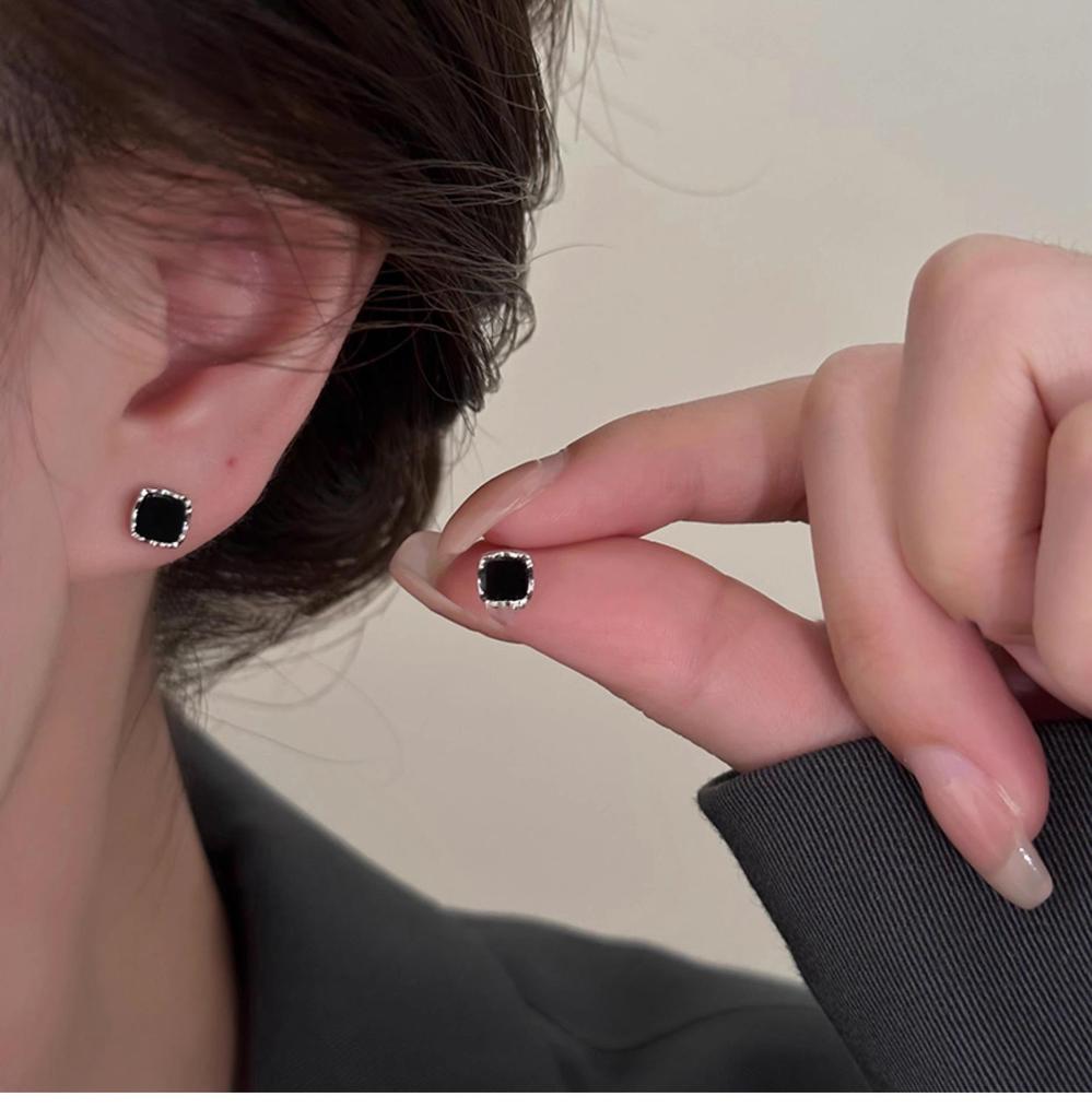 Cercei pătrați negri chic: Design Minimalist, Elegant și Versatil Acul de Argint pentru Femei.