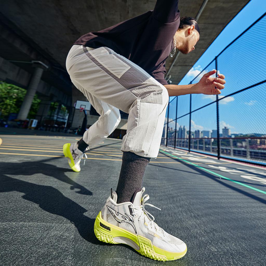 Li Ning Jie Ao, Silent Cushioning Slip Resistant Abrasion Resistant Mid Top Basketball Shoes Men's Light Lime ABFT035-5