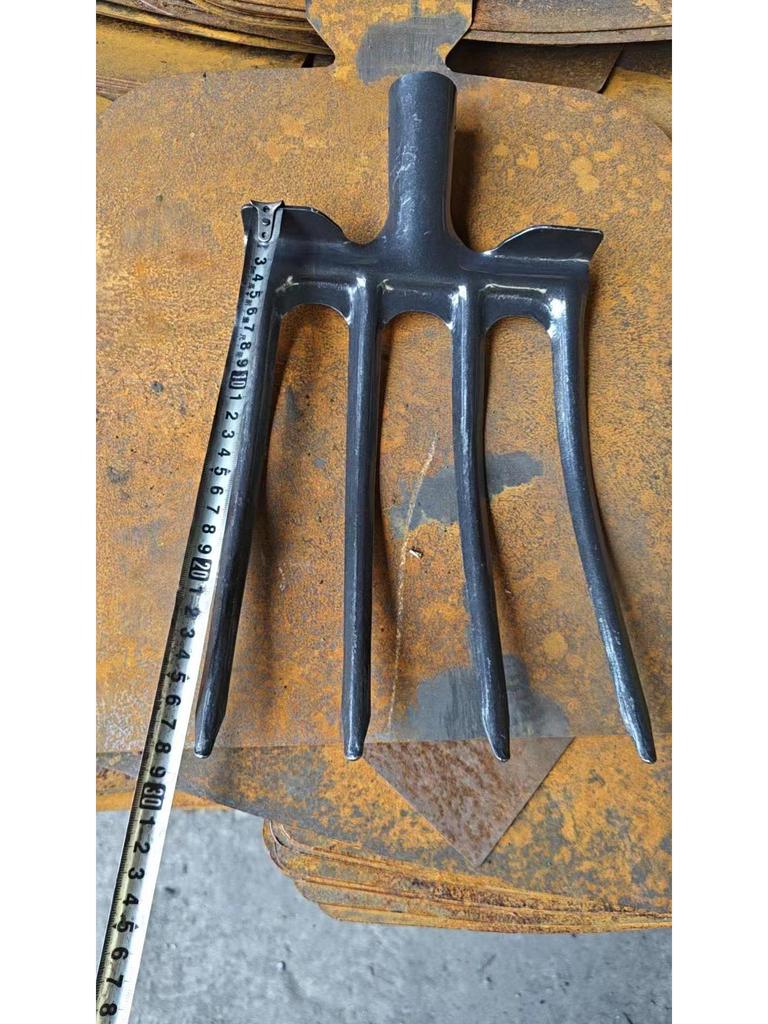 5-Tooth Steel Fork for Soil Loosening and Planting: Ideal for Land Reclamation, Garlic, Onion, Peanut Cultivation, and Compost Digging.