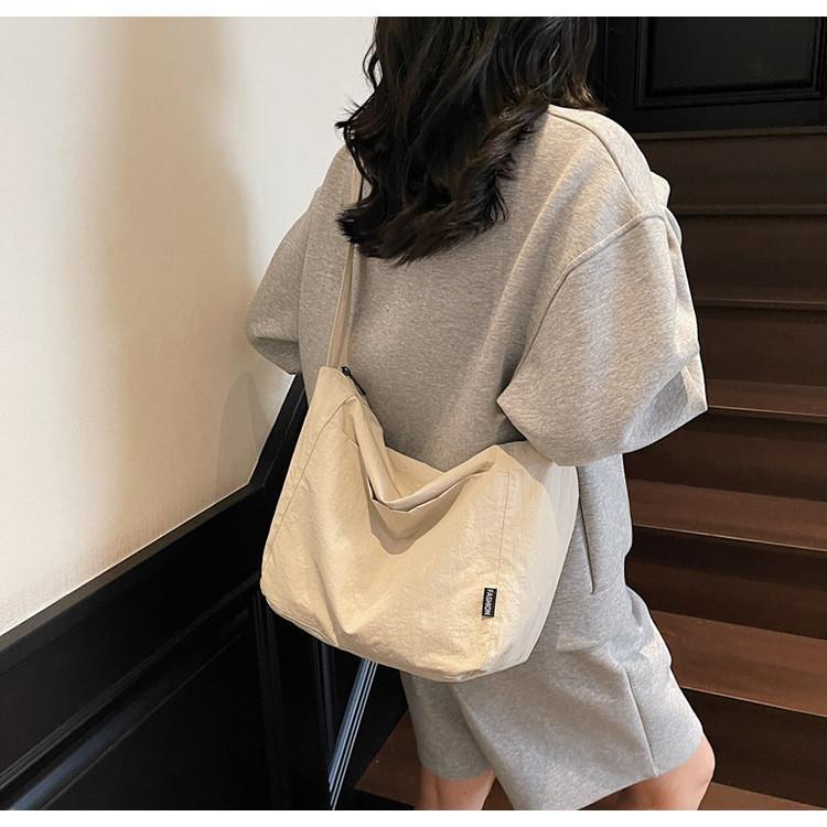 Classic Nylon Retro Shoulder Bag With Ample Storage For Casual Daily Use
