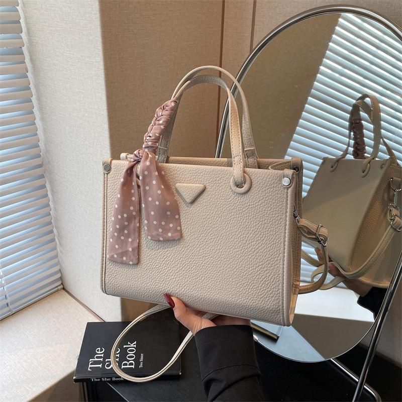 Large-capacity bag women's versatile new casual messenger bag women's portable work commuter tote bag