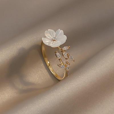 Trendy Japanese-Style Open Petal Ring – Light Luxury Design for Women