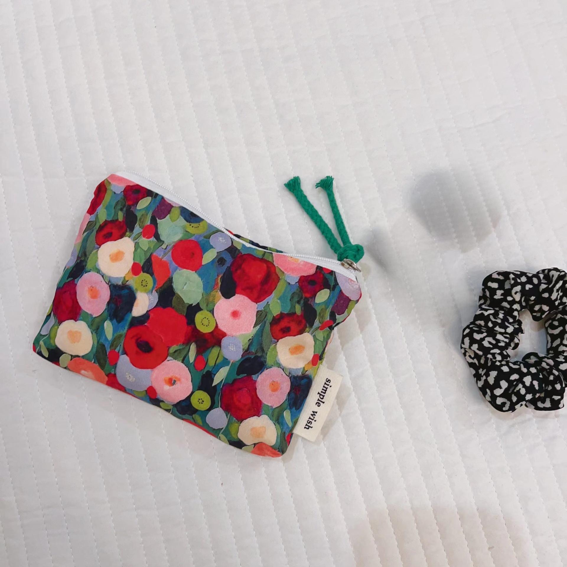 

Мини-сумки-органайзеры из хлопка с цветочным принтом для женщин, маленькая тканевая косметичка для макияжа, маленькая сумочка для монет, детский косметичка