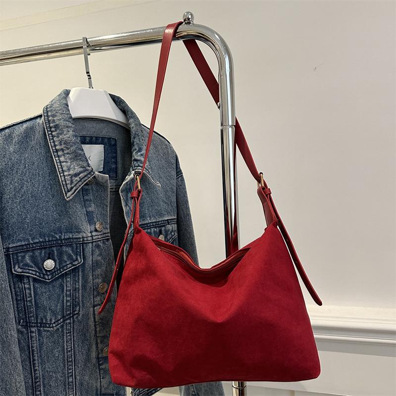 

Простая сумка-тоут через плечо для поездок на работу, новая сумка-мессенджер в зарубежном стиле, однотонная, большой вместимости, модная нишевая женская сумка красный