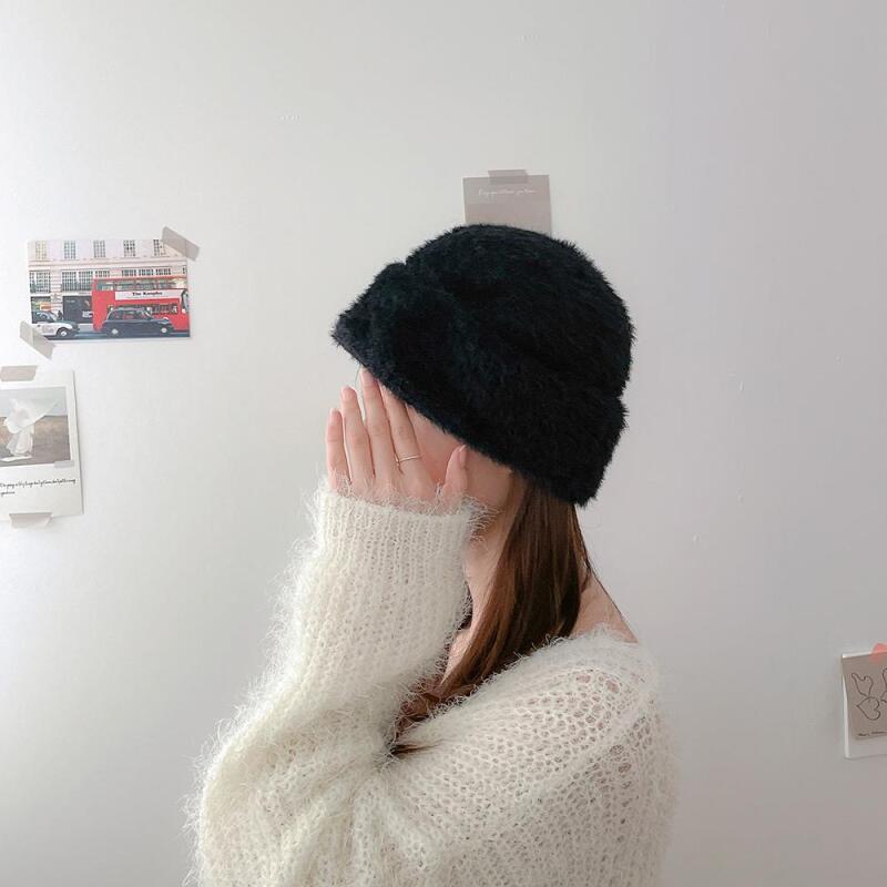 

Billhaneul Warm Winter Beanie Black White Plain black