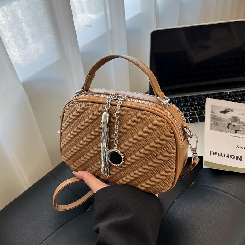 Hand Bag Women's 2025 New Trendy Autumn and Winter Light Luxury Niche High-end Shoulder Bag Commuter Messenger Small Square Bag