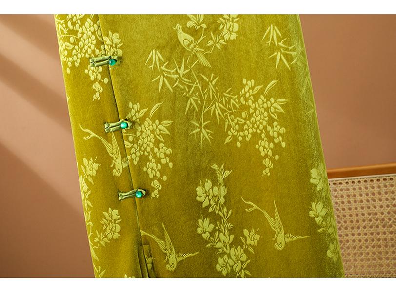 Women's Chinese Style Jacquard Fleece-Lined Velvet A-Line Midi Skirt with Frog Button and Slit