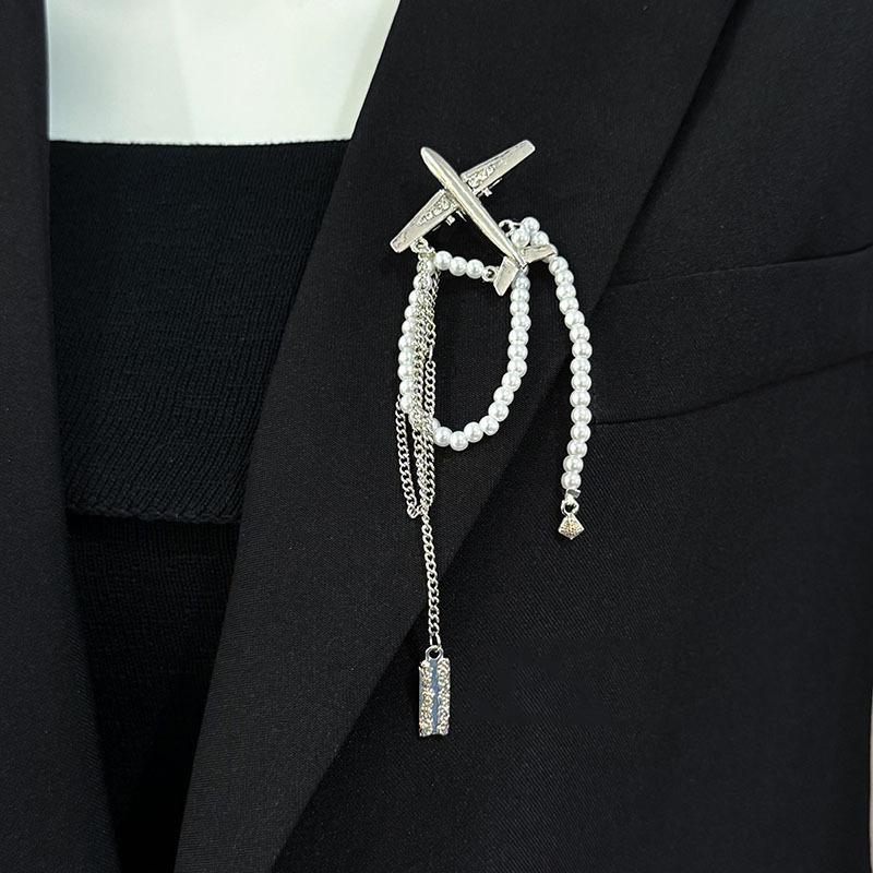 Airplane Pearl Tassel Brooches for Woman Men Exquisite Vintage Star Pins Simple Versatile Suit Clothing Accessories Gift 2025