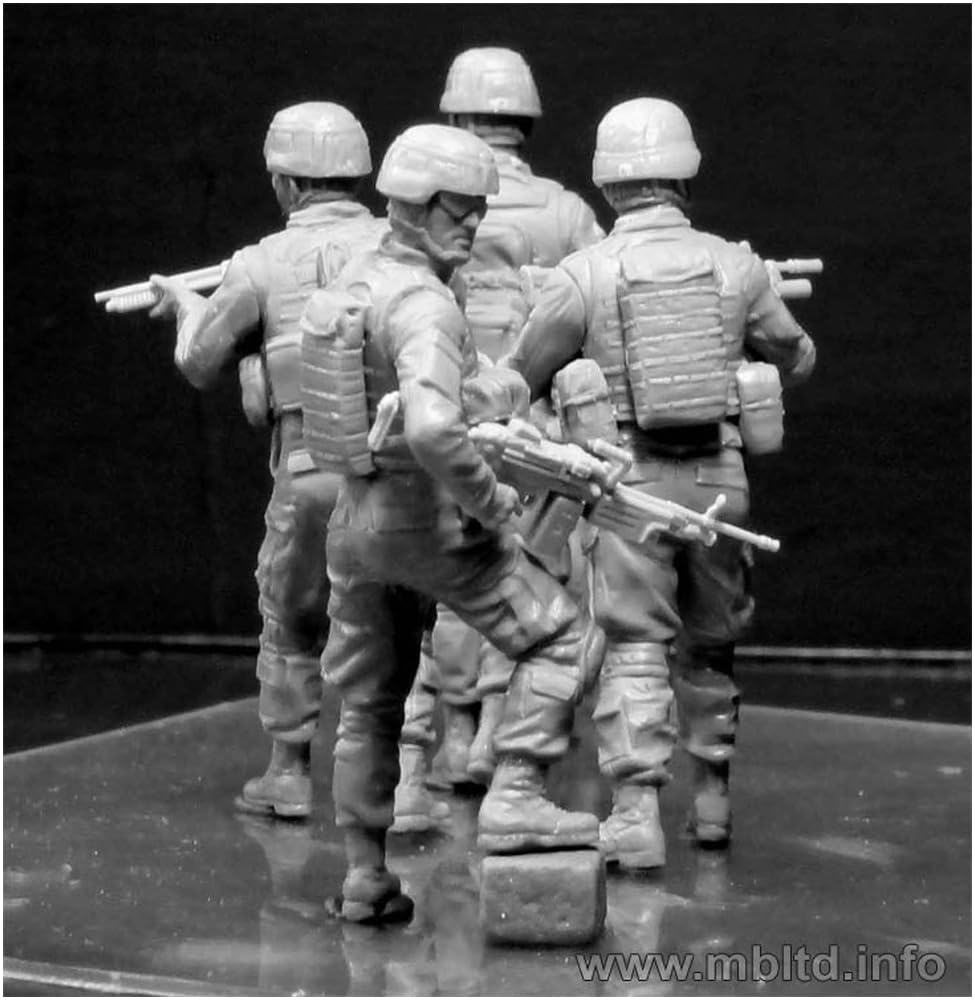 Master Box American 4 Active Infantry Military Dog Afghan War Search Unit Plastic Model MB35154 1/35 +