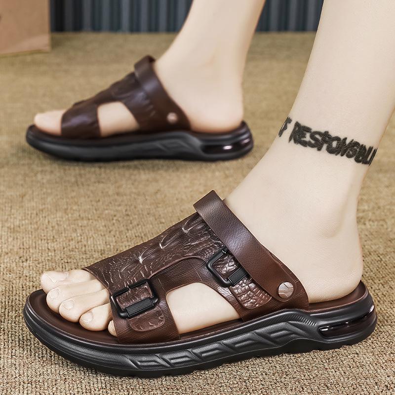 New Men's Summer Sandals Outdoor Travel Beach Shoes Casual Crocodile Pattern Thick-soled Dual-purpose Breathable Non-slip Slippers