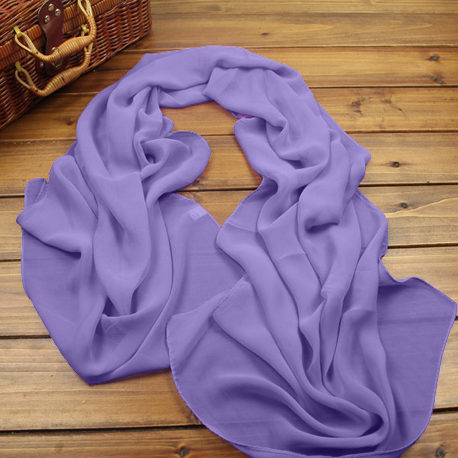 

Набор шарфов с аксессуаром