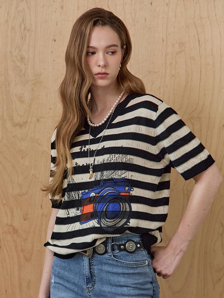 MAXZA Camera Print Color Block V-Neck Striped Knit
