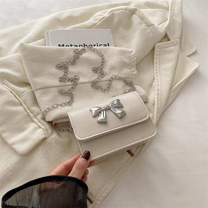 Chic Casual Small Square Crossbody Bag For Women With Fashionable Chain Detail In Elegant Black Silver White And Pink Shades