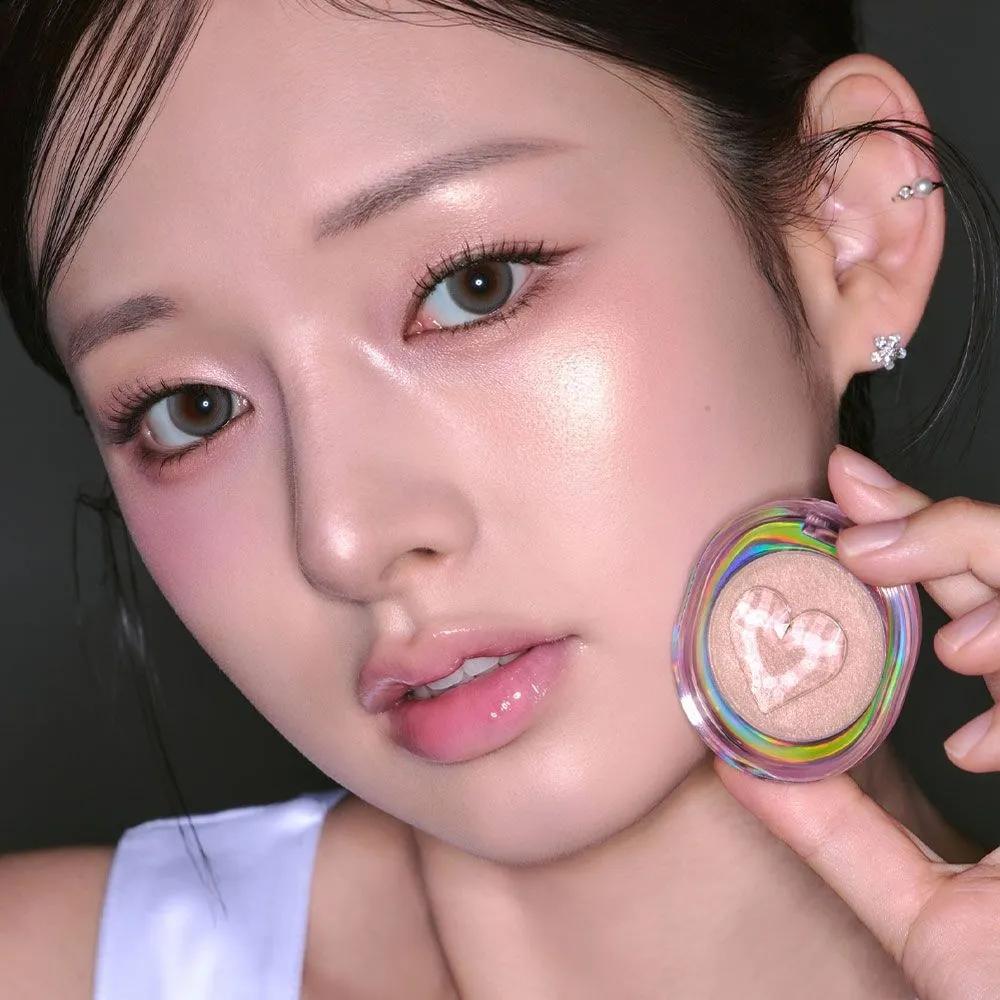 Shooting Beam Highlighter / Magic Beam that builds up the more you rub / Brightener