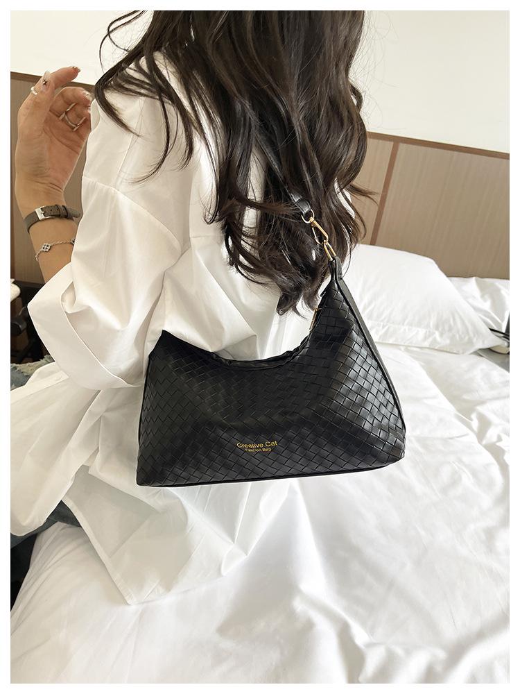 2026 Stylish Versatile Woven Shoulder Bag - Large Capacity Casual Women's Handbag