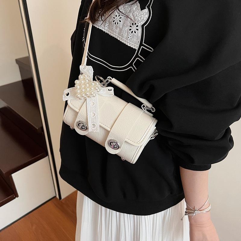 Super Fire Messenger Bag Women's Bag 2025 New Fashion Summer Versatile Shoulder Handbag Premium Foreign Style Small Square Bag