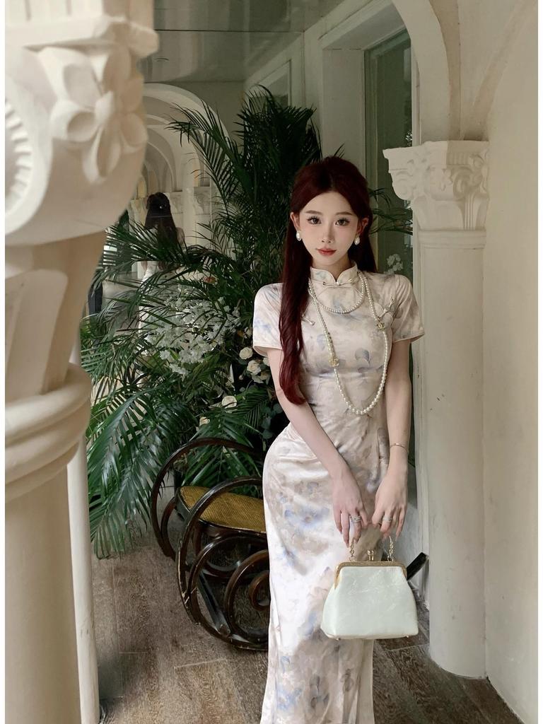 Blue Jacquard Cheongsam: Modern Chinese Cold Sense Dress