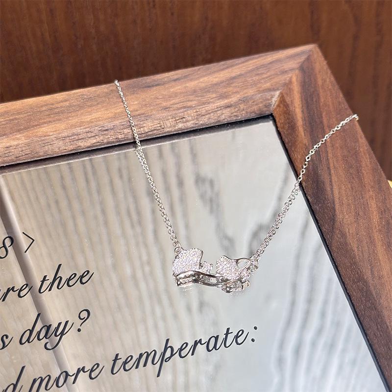 Elegant Maple Leaf Pendant Necklace in S925 Sterling Silver