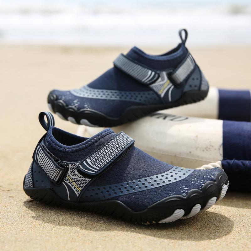 2025 swimming shoes outdoor children's beach shoes parent-child traceability shoes large size five-finger diving shoes snorkeling shoes and socks