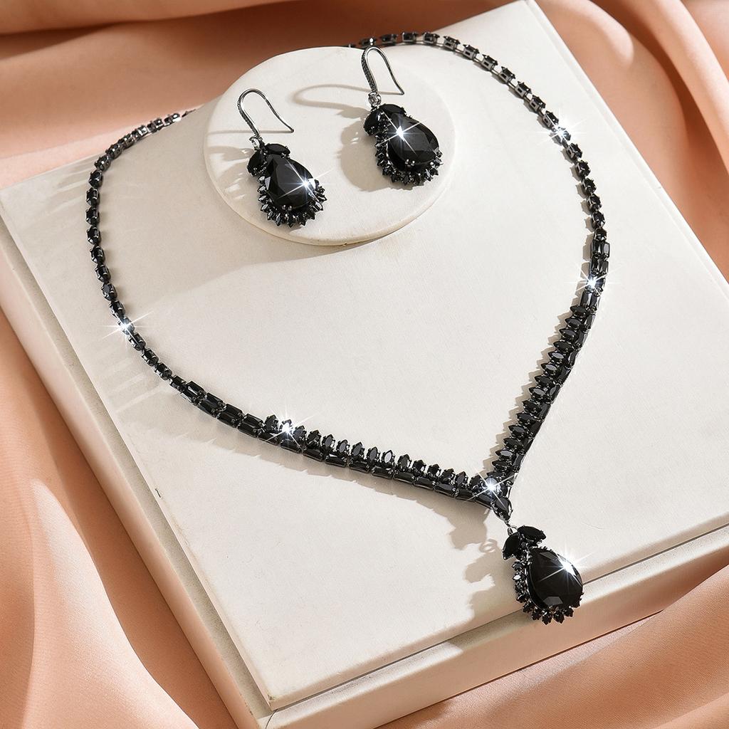 2026  Set Retro Light Luxury Zircon Water Drop Ear Hook Necklace European and American Fashion Temperament High-end Jewelry Set Necklace Women